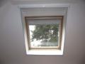 Dachfenster Insektenrollo geschlossen (Gewebe hier grau)